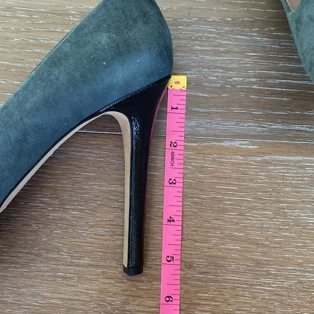 Vince Camuto Round Toe Suede Pump | 9M